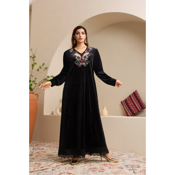 عبای مخمل دوزی مشکی گلدار
