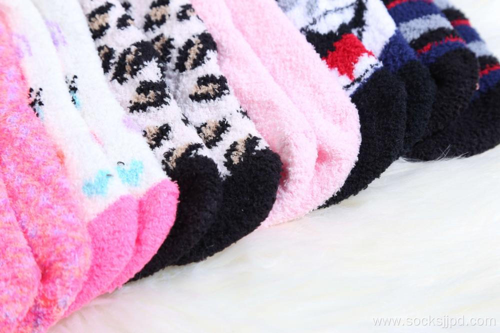 Kids tie-dye feather yarn cosy socks