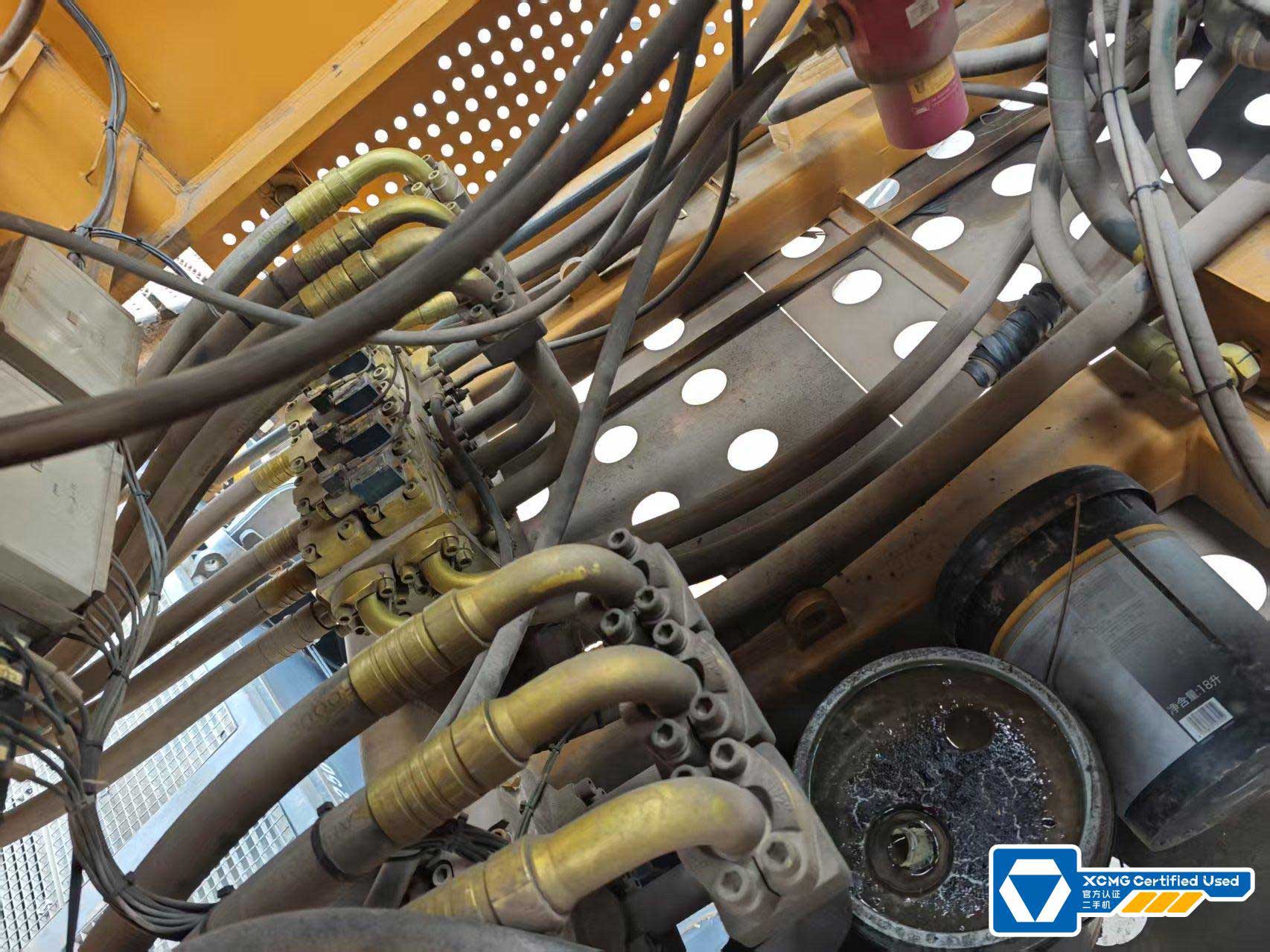 _the-used-crawler-crane-boom-cylinder-xgc16000-1