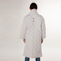 Chaqueta de pluma blanca de invierno