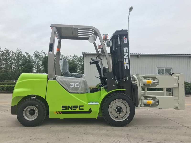 Forklift With Paper Roll Clamps