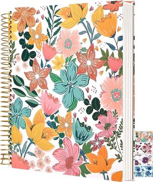 Warna dan pola notebook spiral yang berbeda