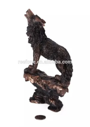 Deqogo Copper Wolf Howing to the Moon Statue by Deqogo Decoration