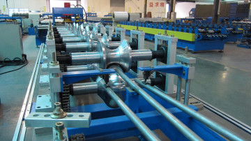 Roof ridge cap roll forming machine
