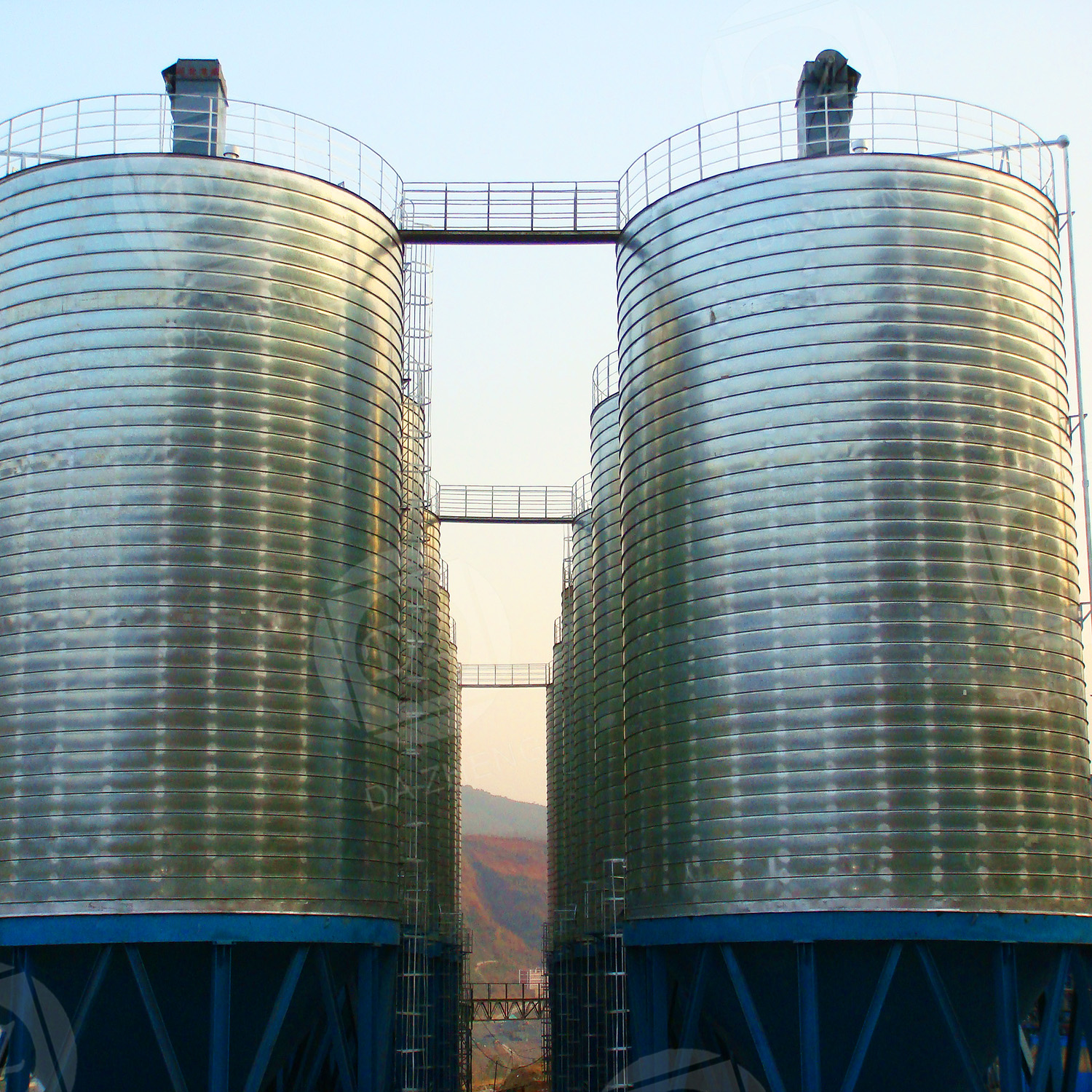 Construction cement storage silos