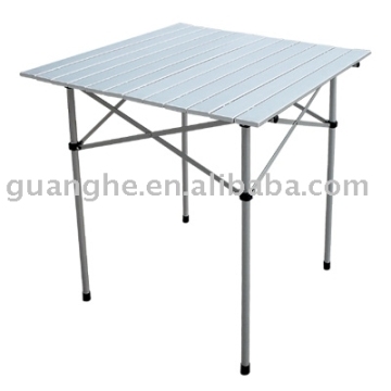 Folding table