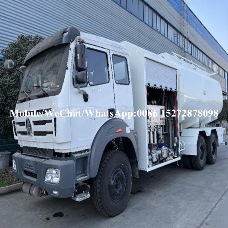 Aircraft Refueling Truck (2)