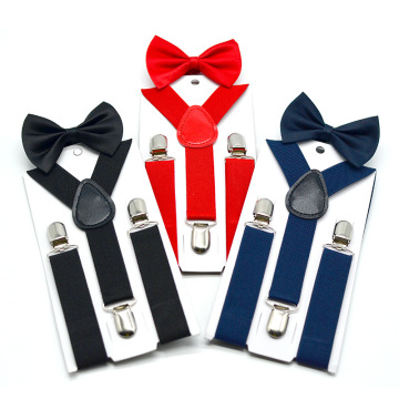 Les bretelles pour enfants et le nœud papillon avec une suspension élastique pour les garçons et les filles