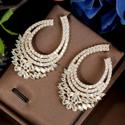 HIBRIDE Zirconia Stud Earrings - Elegant Jewelry for Women