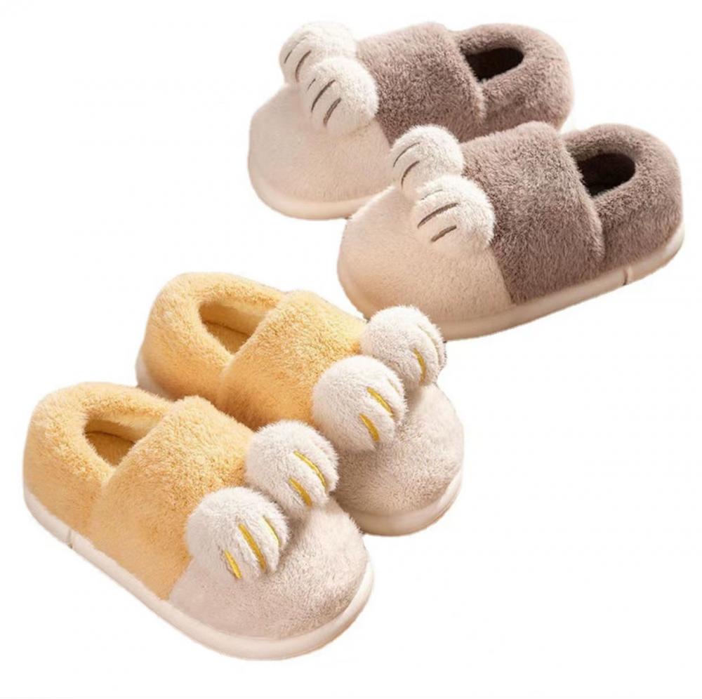 Lindas zapatillas de paquete de peluche de gato