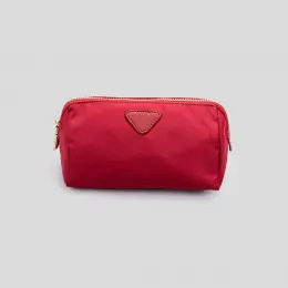New simple and fashionable hand-held cosmetic bag