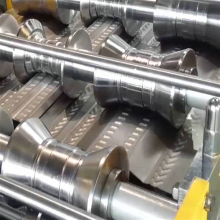 STEEL DECKING ROLL FORMING MACHINE