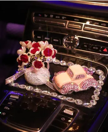 Hot Selling Car Interior Aromatherapy Fragrances & Dashboard Ornaments