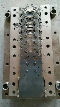 Precision Progressive Die for Auto Parts