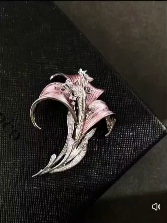 Advanced orchid brooch