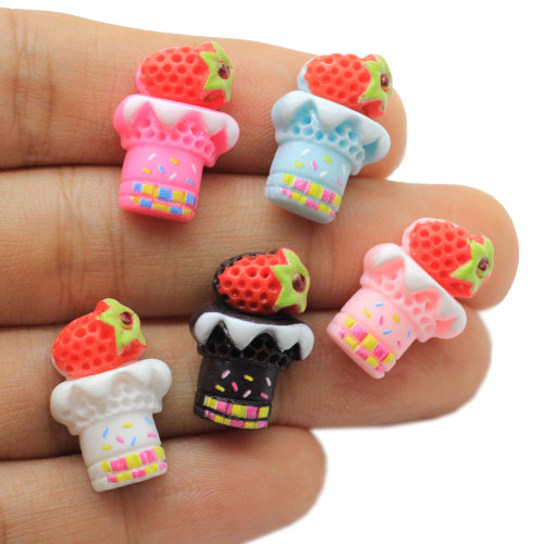 Lieferungen Flatback Cute Strawberry Sweet Cone Harz Charm Bead Cabochon Zubehör Pretend Chocolate Food Diy Schmuck Ornament