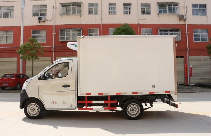 2 ton freezer refrigerated truck 1