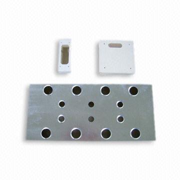 Metal Enclosure, Available in Various Types