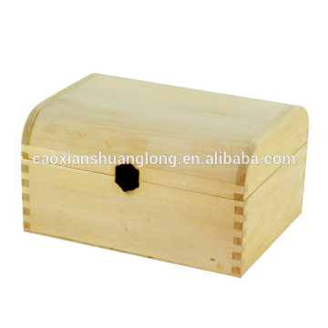 Nature poplar wooden box with hinged lid