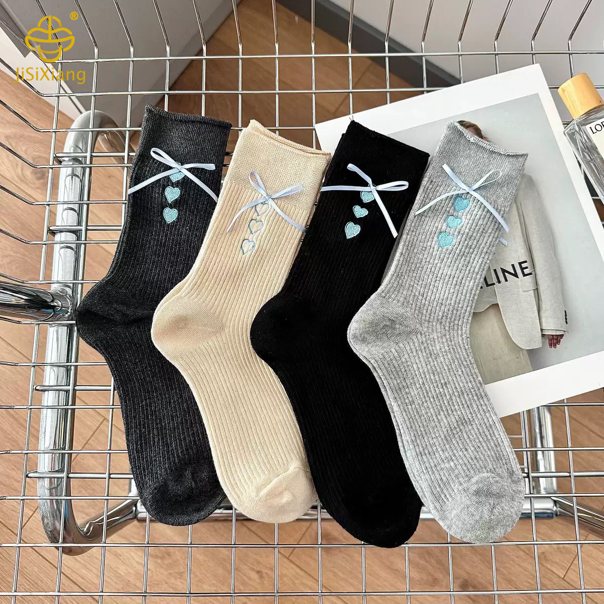 Korean version of embroidered love tube socks