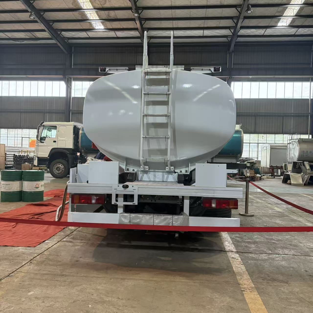 High Capacity Aircraft Refueling Vehicle Storage