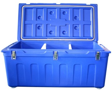 High quality insulated cooler box for camping and outdoor activities