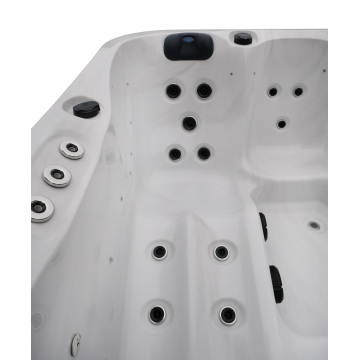 Simple modern Jacuzzi hot tub for 6 person