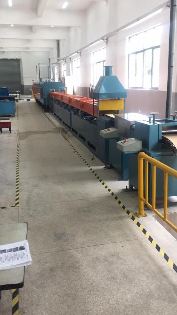 Rolling mesh belt quenching furnace