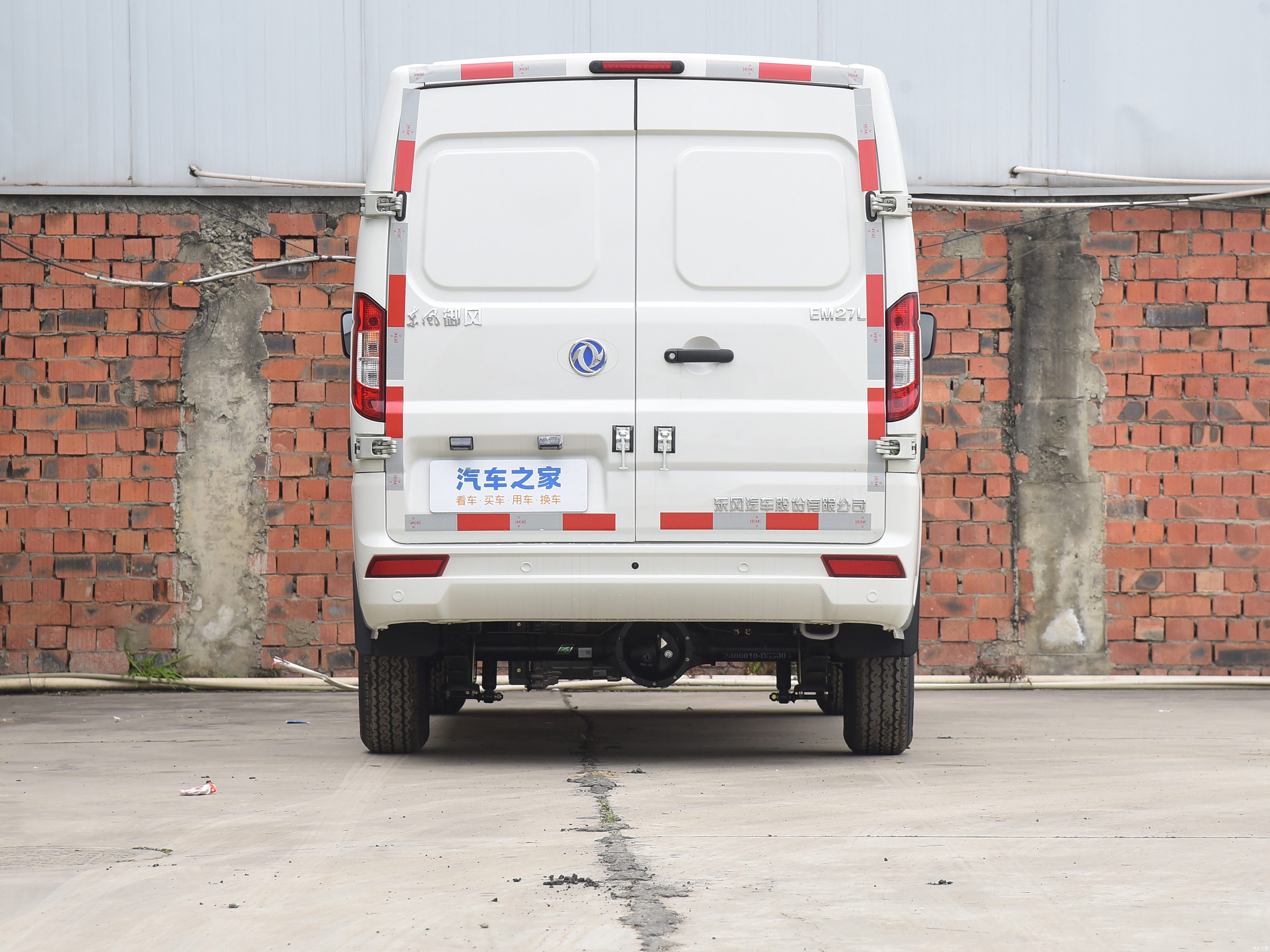 Yufeng Dongfeng EM27L