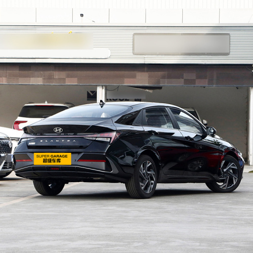 Mașini ieftine pe benzină pentru Hyundai Elantra 2023