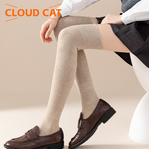 Soluție confortabilă pentru șosete de iarnă