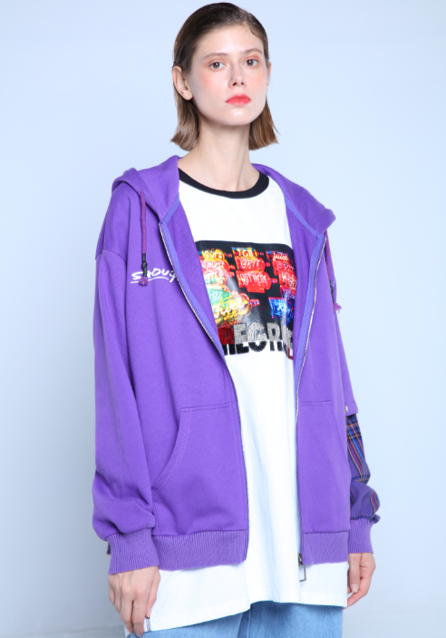 HOODIE WITH ADJUSTABLE DRAWSTRING HOOD