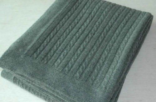 100% Dark Grey Pure Cashmere Luxury Throw Blanket , Cable Knitted Throws For Beds Oem