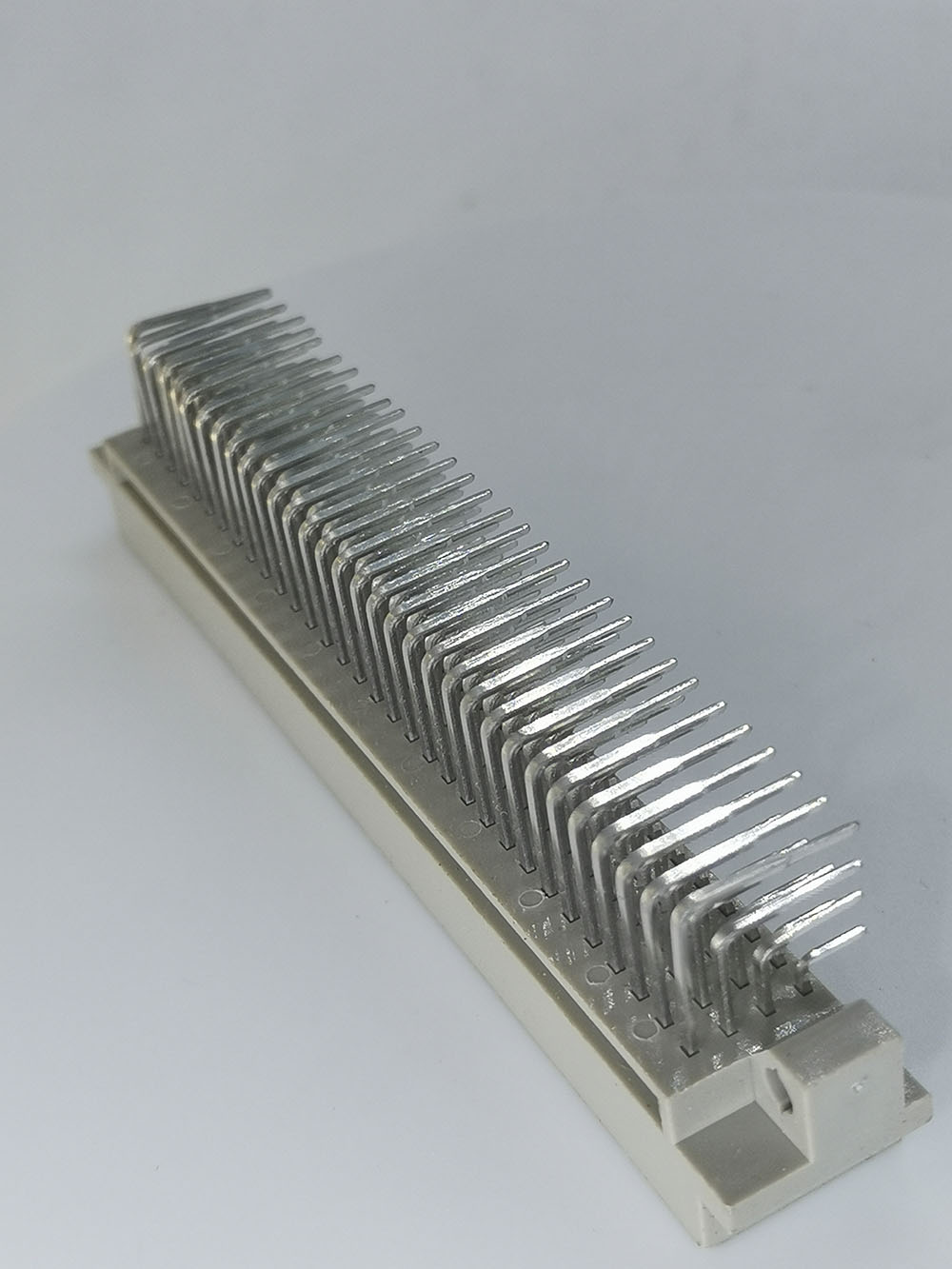 Connecteurs de 128 broches de type C mâle IEC 60603-2
