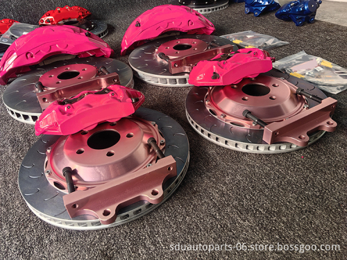 Rosy Colorful 10 Piston Brake Caliper for Audi 8N/9N/10N and Six-Piston Brake Calipers for F40