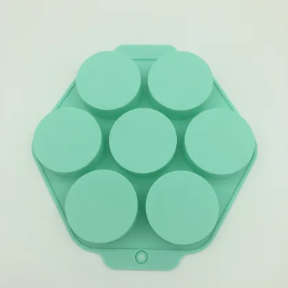 7-Hole Cylindrical Oreo Cookie Silicone Ice Cube Mold - Non-Stick and Easy Demolding