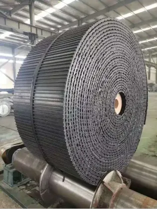 Granular patterned conveyor belt