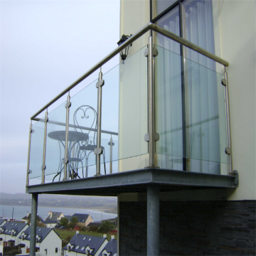 Aluminium Balustrade Menggunakan untuk Teres di Villa