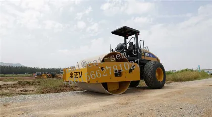 Caterpillar SEM Vibratory Road Roller