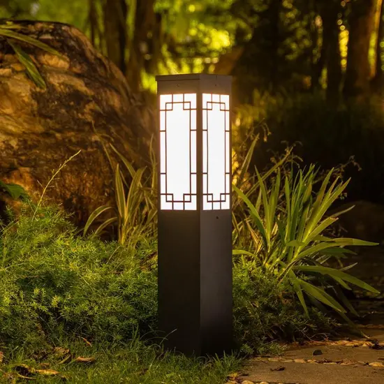 Outdoor garden lawn light