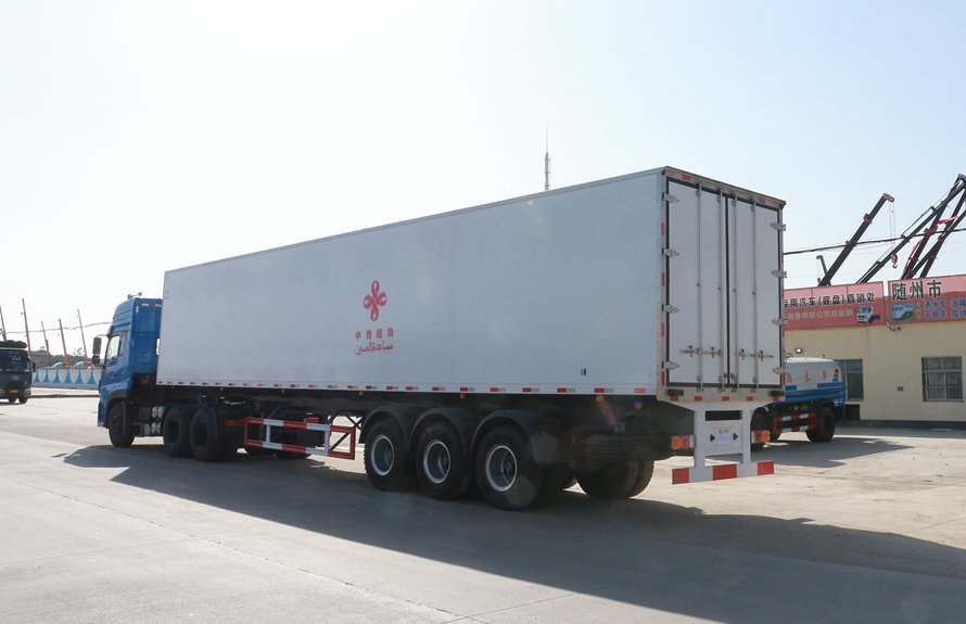 refrigerated semi trailer