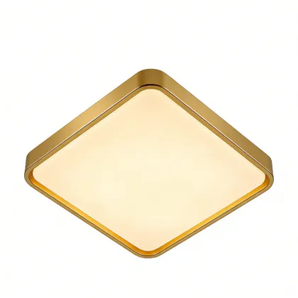 Ceiling lamp with uniform light spread
