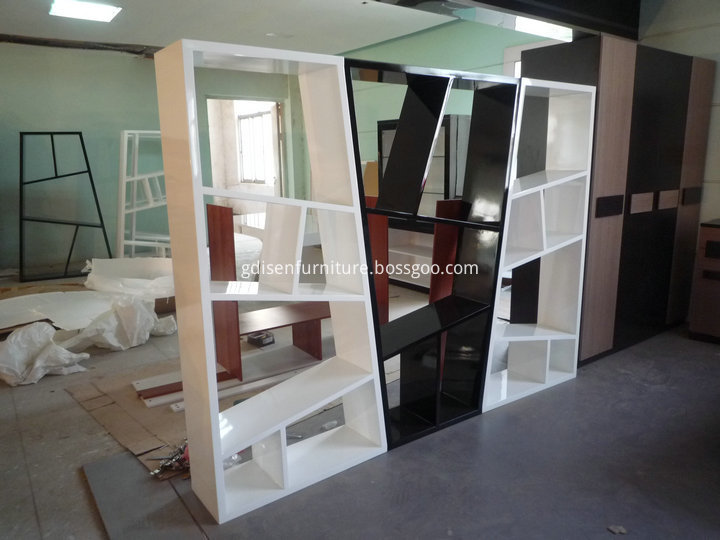 White room divider