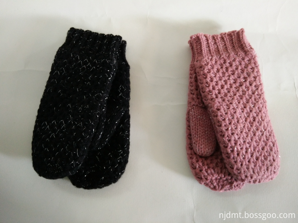 Plastic Flower Warm Mittens