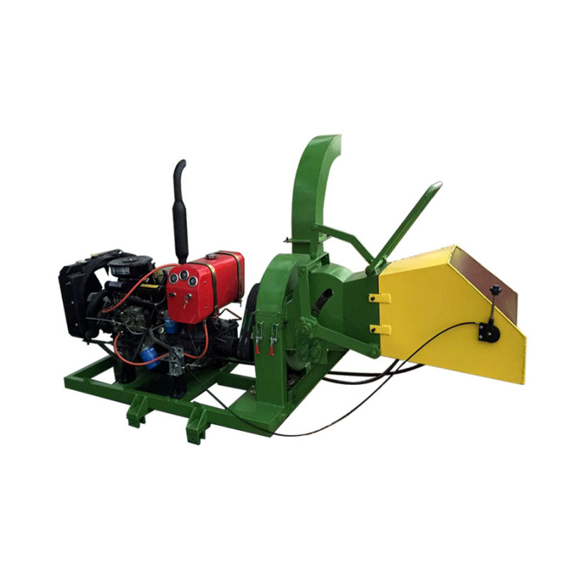 Forest use mobile branches wood chipper