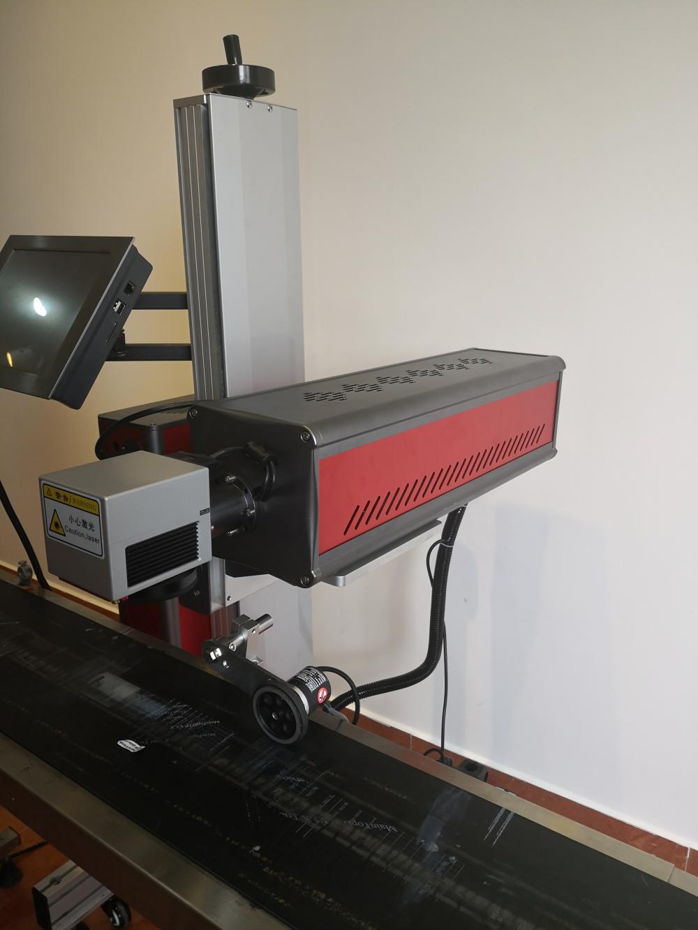 Máquina de marcação a laser Co2 Flying online de 20 W