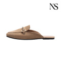 Mocasines tipo chinelas con cadena de ante beige