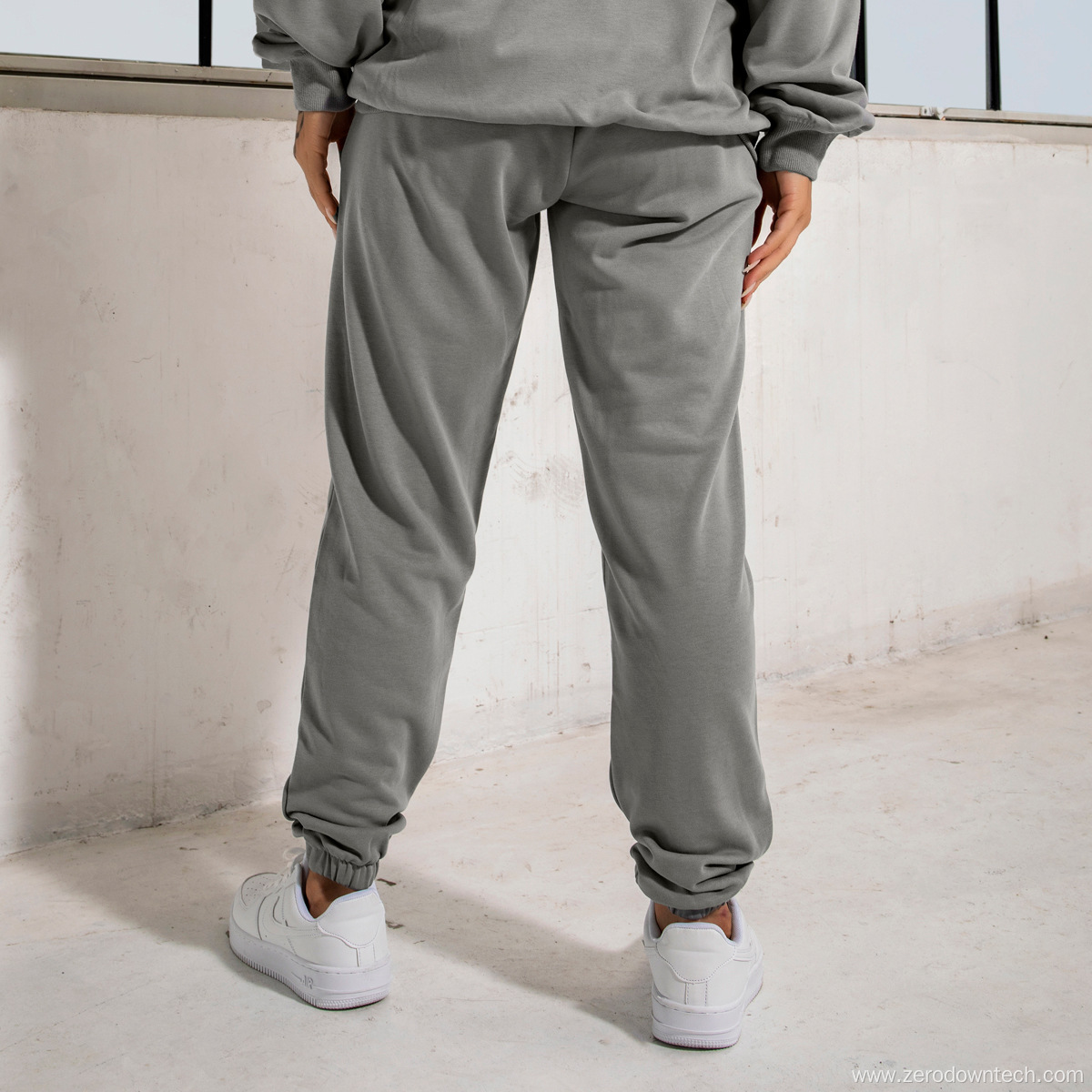 loose and thin leisure footwear sports trousers