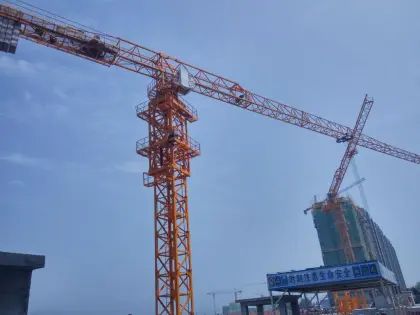 QTZ315 TC7040 18t Heavy Equipment Topkit Tower Crane