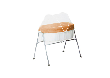 Oval baby cradle with mosquicto net
